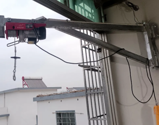 小型電動(dòng)葫蘆安裝在墻壁支架上會(huì)掉下來嗎